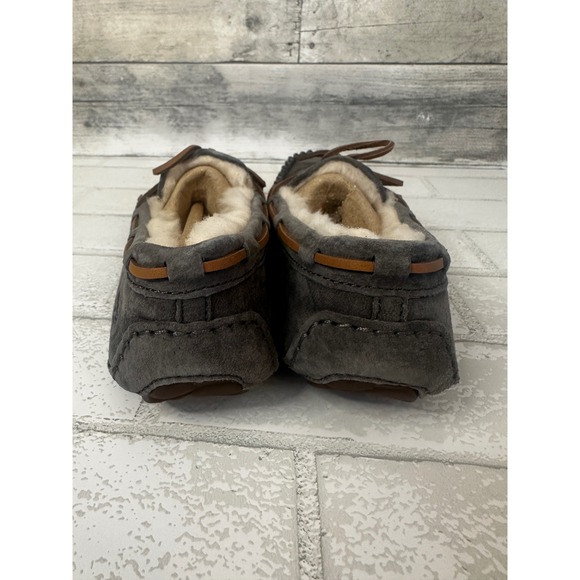 UGG Dakota Pewter Grey Suede Wool Lined Moccasin Slippers 5612 Womens 5 New Box - Picture 5 of 7